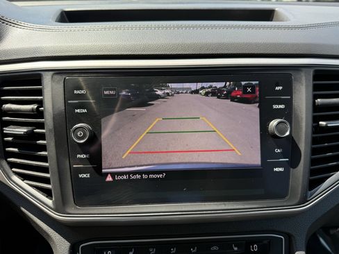 Used 2021 Volkswagen Atlas SE w/ Panoramic Sunroof Package image 16