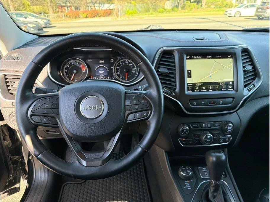 Used 2020 Jeep Cherokee Trailhawk w/ Technology Group AWD/4WD image 14