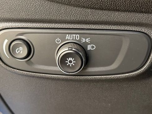 Used 2024 Chevrolet Equinox LT FWD image 32