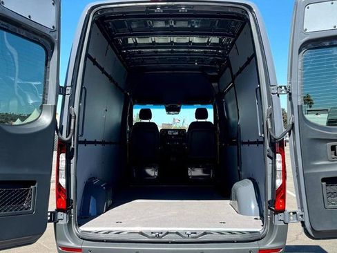 New 2024 Mercedes-Benz Sprinter 144 Cargo image 21