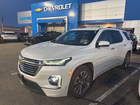 Used 2023 Chevrolet Traverse Premier AWD/4WD image 5