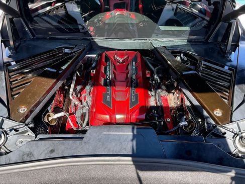 Certified 2021 Chevrolet Corvette Stingray Preferred Cpe w/ Engine Appearance Package RWD image 11