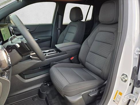 New 2026 Chevrolet Equinox LT w/ LPO, Floor Liner Package image 4