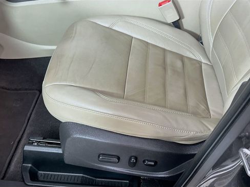 Used 2018 Ford Escape SEL FWD image 9