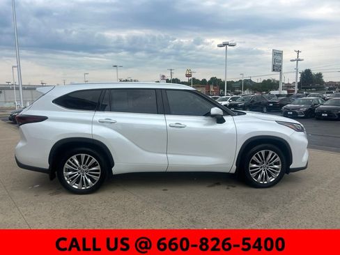 Certified 2024 Toyota Highlander Platinum AWD/4WD image 5