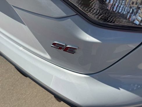 Used 2025 Toyota Corolla SE image 4