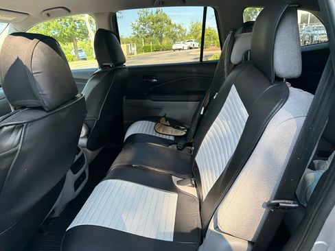 Used 2021 Honda Pilot EX image 10