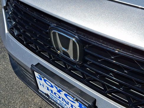 Used 2025 Honda Accord SE image 31