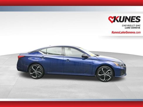 Used 2024 Nissan Altima 2.5 SR image 11