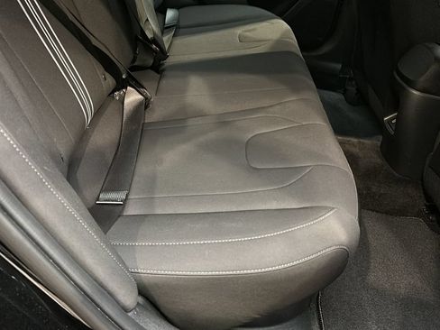 Certified 2025 Hyundai Elantra Hybrid FWD image 16