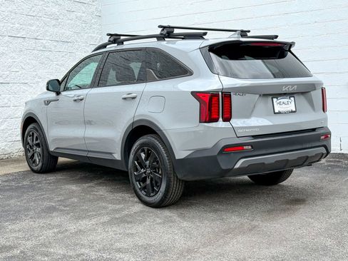 Used 2023 Kia Sorento S w/ Panoramic Sunroof Package AWD/4WD image 7