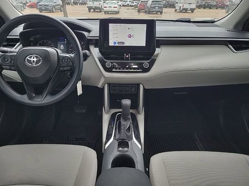 Used 2023 Toyota Corolla Cross L image 11