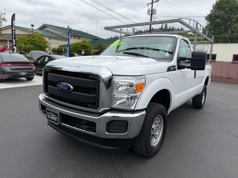Used 2016 Ford F250 XL w/ XL Appearance Package AWD/4WD image 4