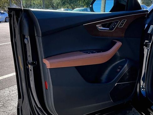 Used 2025 Audi Q8 Premium Plus image 26