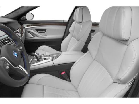 Used 2015 BMW M5 RWD image 9