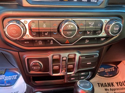 Used 2021 Jeep Wrangler Unlimited Sahara image 17