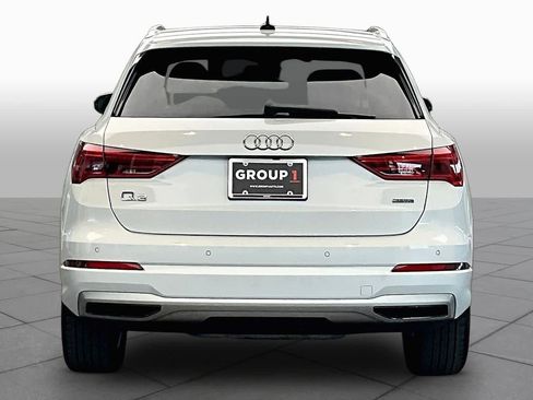 Used 2024 Audi Q3 2.0T Premium w/ Convenience Package AWD/4WD image 4