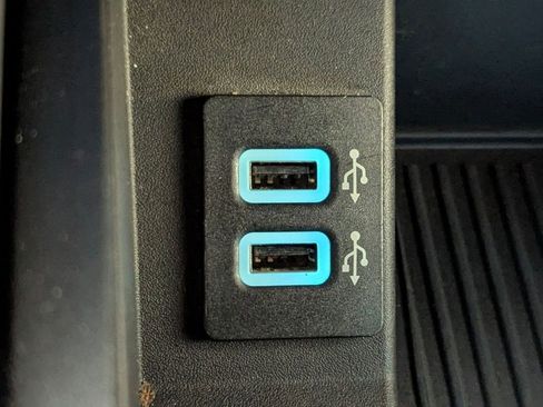 Certified 2017 Ford F150 Platinum w/ Equipment Group 701A Luxury image 30