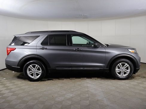 Used 2022 Ford Explorer XLT image 12