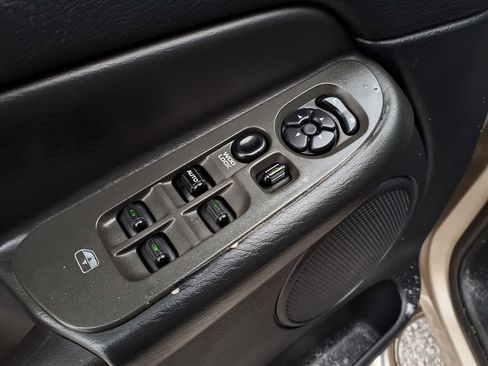 Used 2003 Dodge Ram 2500 Truck SLT image 25