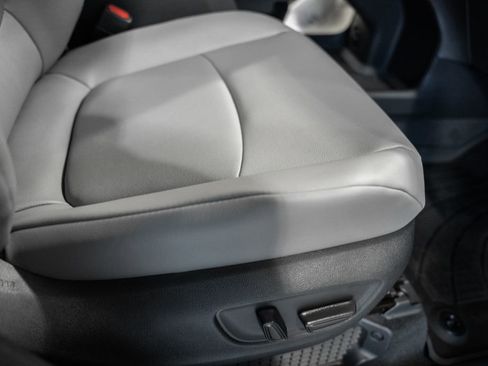 New 2026 Toyota Sienna XLE FWD image 38