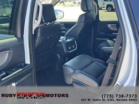 Used 2025 Ford Expedition Platinum AWD/4WD image 21