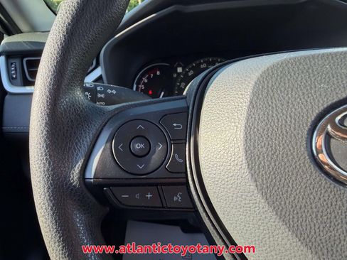 Used 2024 Toyota RAV4 XLE FWD image 29