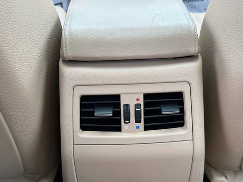 Used 2011 BMW 328i xDrive Sedan AWD/4WD image 38