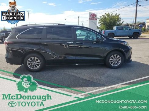 Used 2024 Toyota Sienna XLE FWD image 9