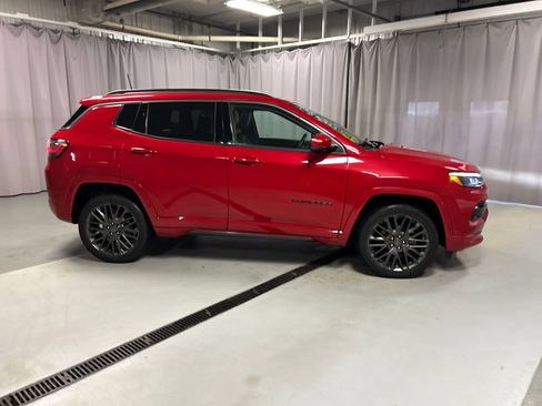 Used 2022 Jeep Compass Limited w/ (RED) Package AWD/4WD image 8