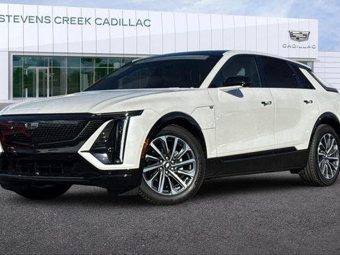 Certified 2024 Cadillac Lyriq Sport image 7