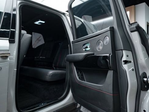 Used 2020 Rolls-Royce Cullinan image 38