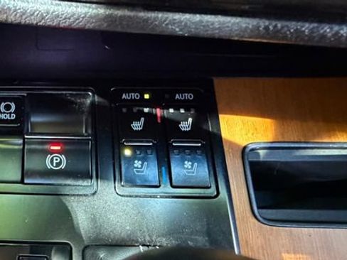 Used 2022 Lexus RX 450h AWD w/ Premium Package image 18