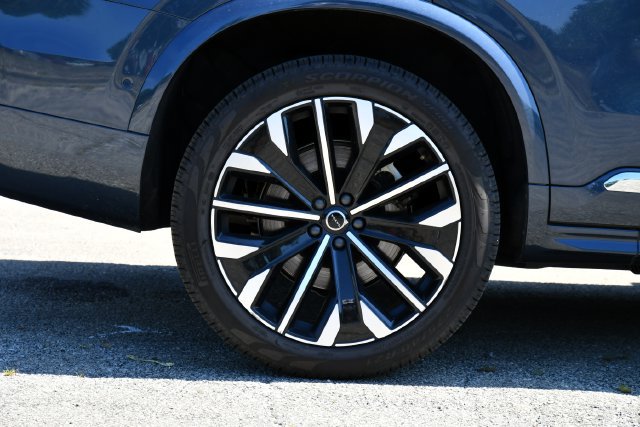 Certified 2026 Volvo XC90 B6 Plus AWD/4WD image 10