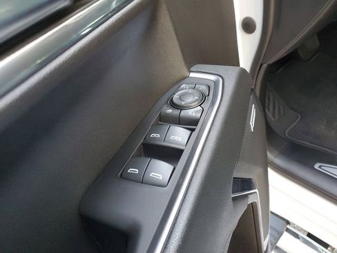 Used 2023 GMC Sierra 1500 SLT w/ SLT Premium Plus Package image 19