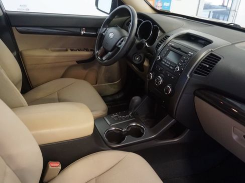 Used 2011 Kia Sorento 2WD w/ Convenience Pkg image 21