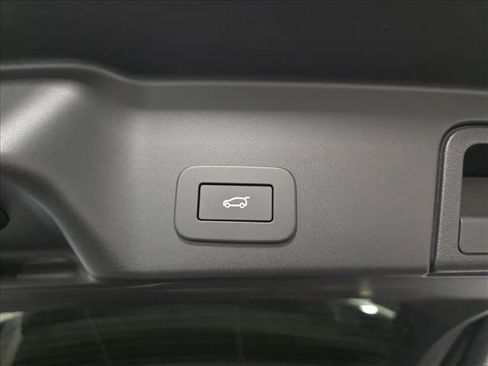 Used 2026 Land Rover Range Rover Evoque S AWD/4WD image 13