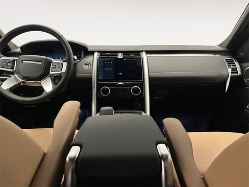 New 2026 Land Rover Discovery Limited Edition image 11