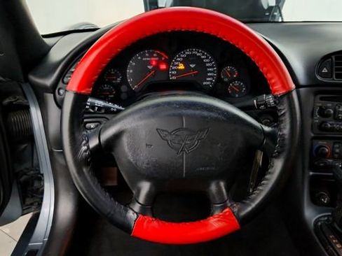 Used 2004 Chevrolet Corvette Base w/ Preferred Equipment Group image 14