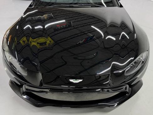 Used 2019 Aston Martin V8 Vantage Coupe RWD image 30