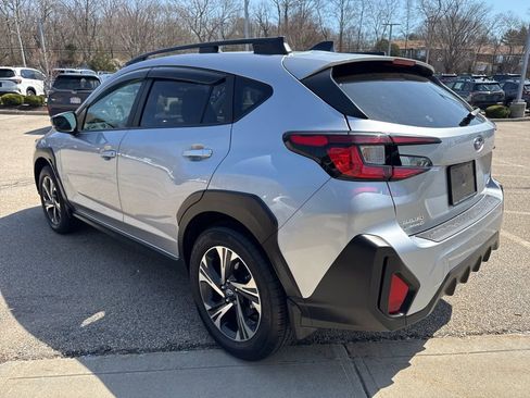 Used 2024 Subaru Crosstrek 2.0i Premium image 4