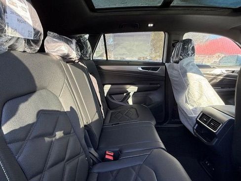 New 2026 Volkswagen Atlas Cross Sport SE AWD/4WD image 4