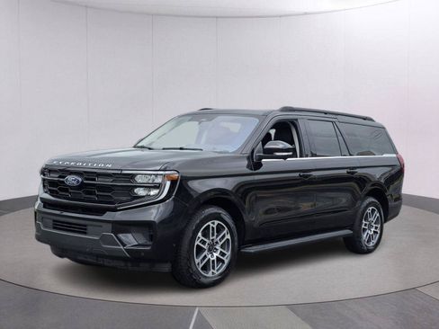 Used 2025 Ford Expedition Max Active AWD/4WD image 1