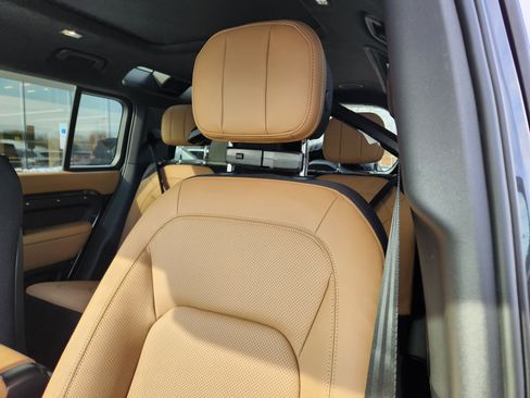 New 2026 Land Rover Defender 110 V8 image 9
