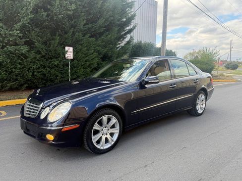 Used 2009 Mercedes-Benz E 350 4MATIC Sedan image 2