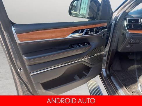 Used 2024 Jeep Grand Wagoneer Series III AWD/4WD image 17