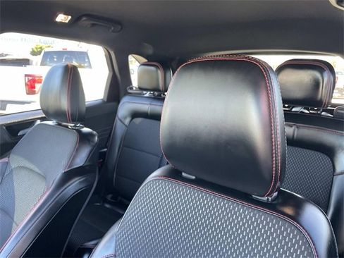 Used 2025 Ford Escape ST-Line w/ Equipment Group 301A image 32