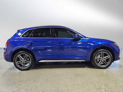 Used 2022 Audi Q5 e Prestige w/ Prestige Package AWD/4WD image 2