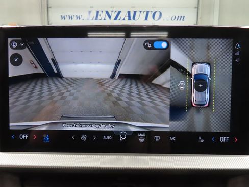 Used 2025 Ford Explorer Platinum w/ LUX Leather Package AWD/4WD image 25