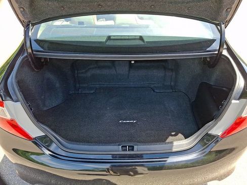 Used 2012 Toyota Camry XLE w/ Leather Pkg FWD image 34